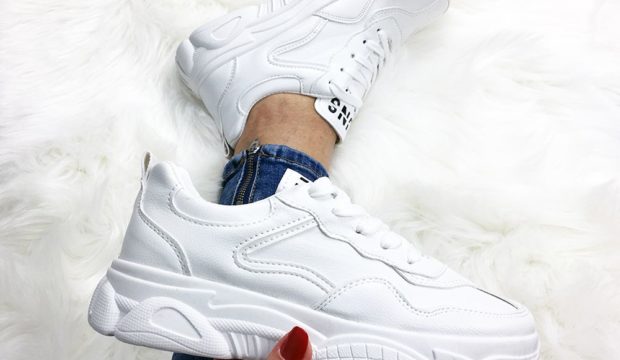 adidasii albi